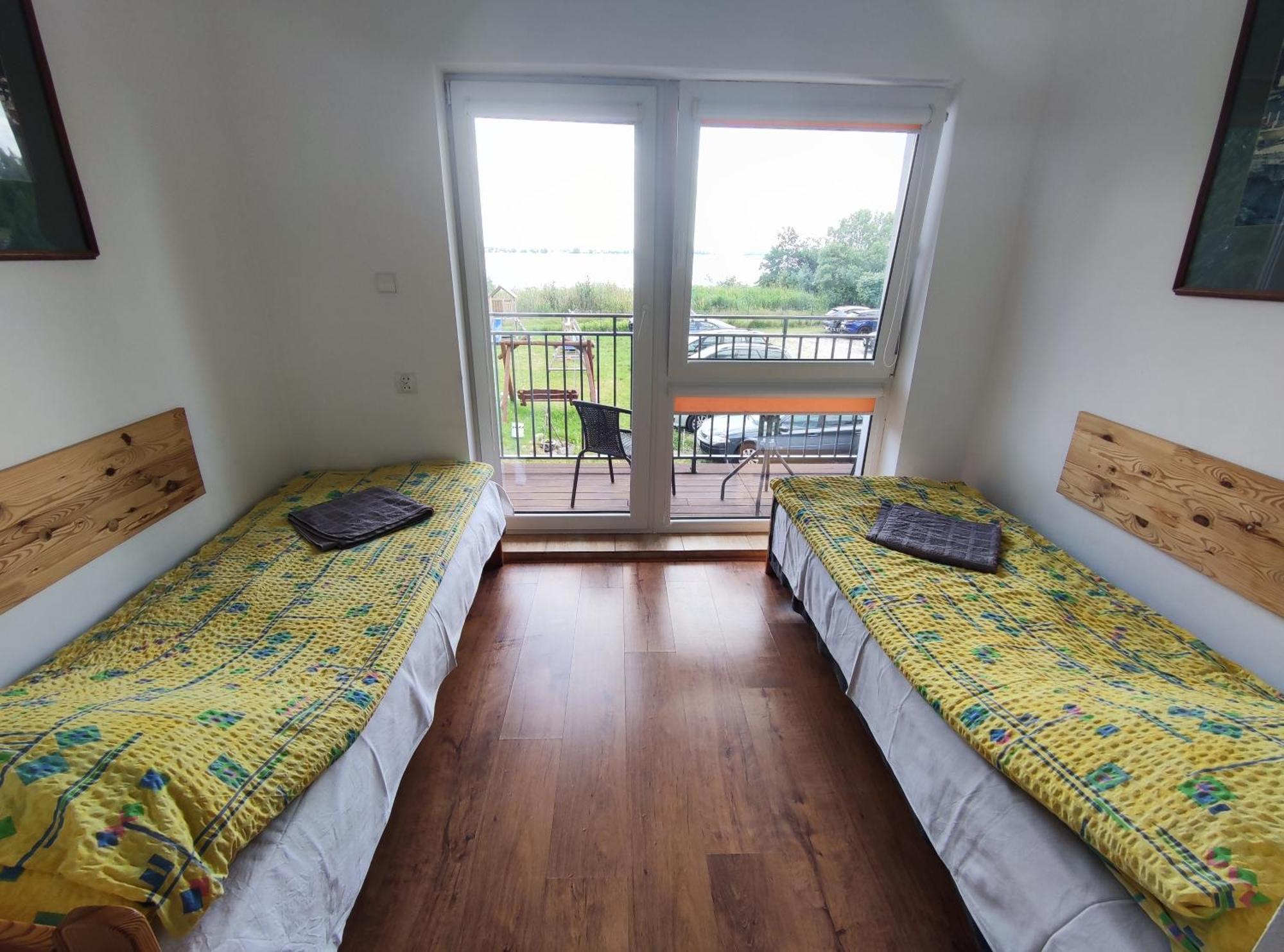 Hotelik Europa Apartamenty I Pokoje Goscinne Uniescie Exterior photo